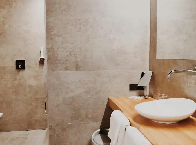Sky Hotel apartamentowy 4*