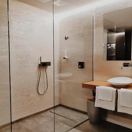 Sky Hotel apartamentowy 4*