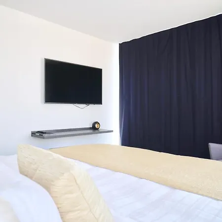 Aparthotel Sky 4*