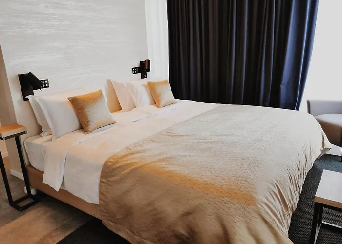 Sky Hotel apartamentowy 4*